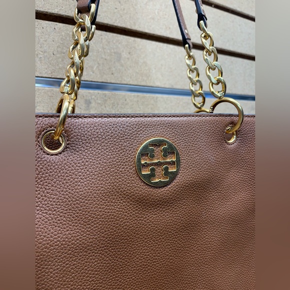 TORY BURCH EVERLY TOTE 👜 WITHOUT DUST BAG CAN’T REMEMBER EVER USING IT - Picture 2 of 16